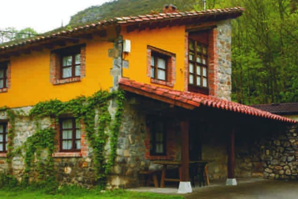 La Rotella, Calma Al Lado De Onís 외부 사진